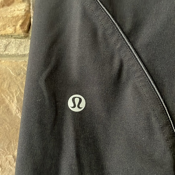 LIKE NEW LULULEMON Leggings! - Picture 4 of 11